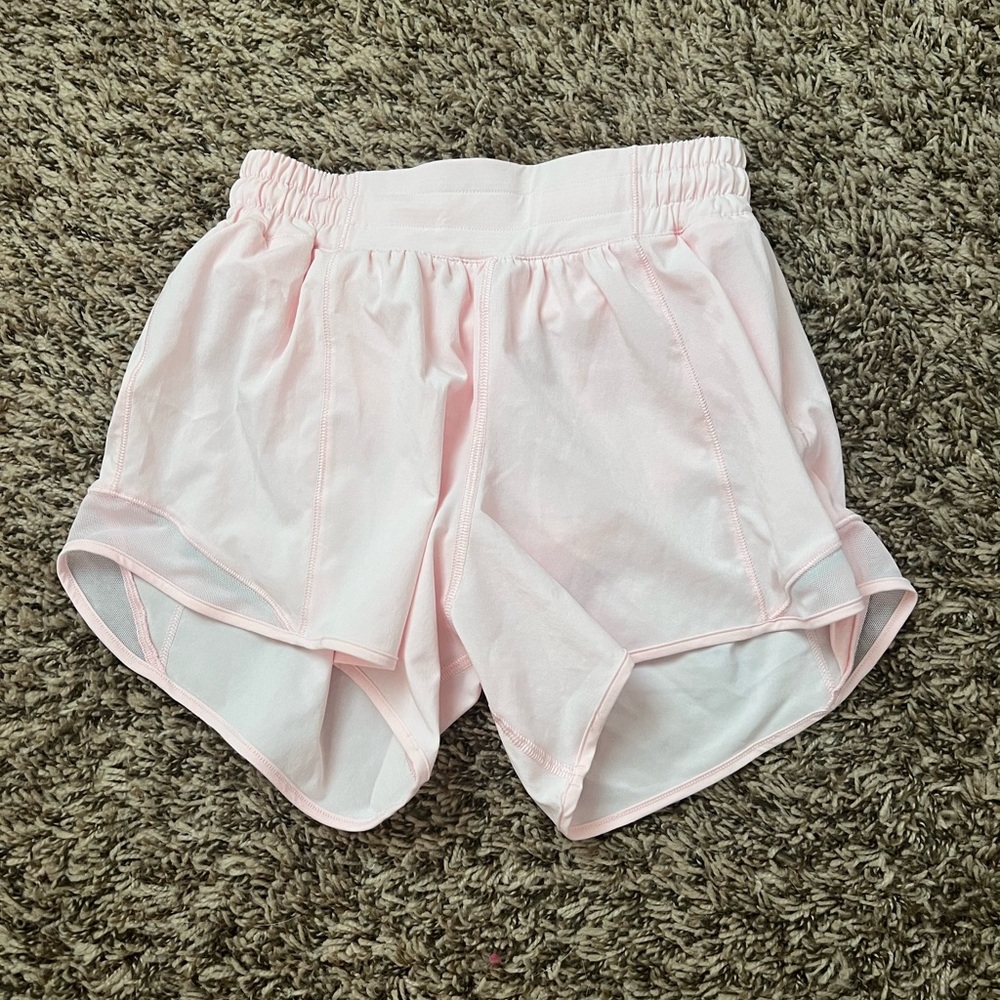 LULULEMON Strawberry Milkshake 4’ hotty hots | SIZE 4